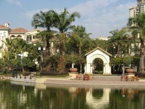 Example image - aligned to the right